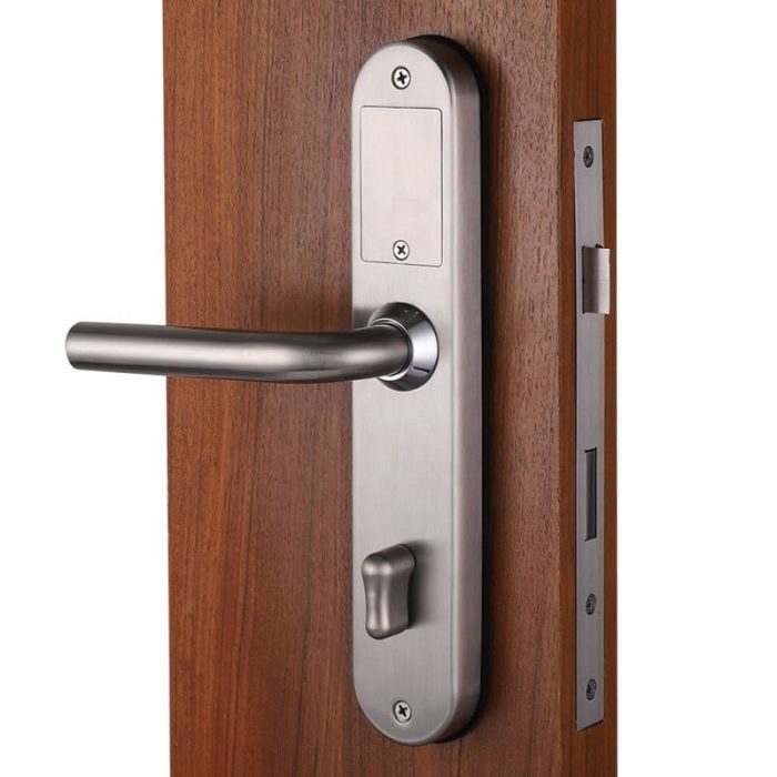 Hotel electronic door lock system